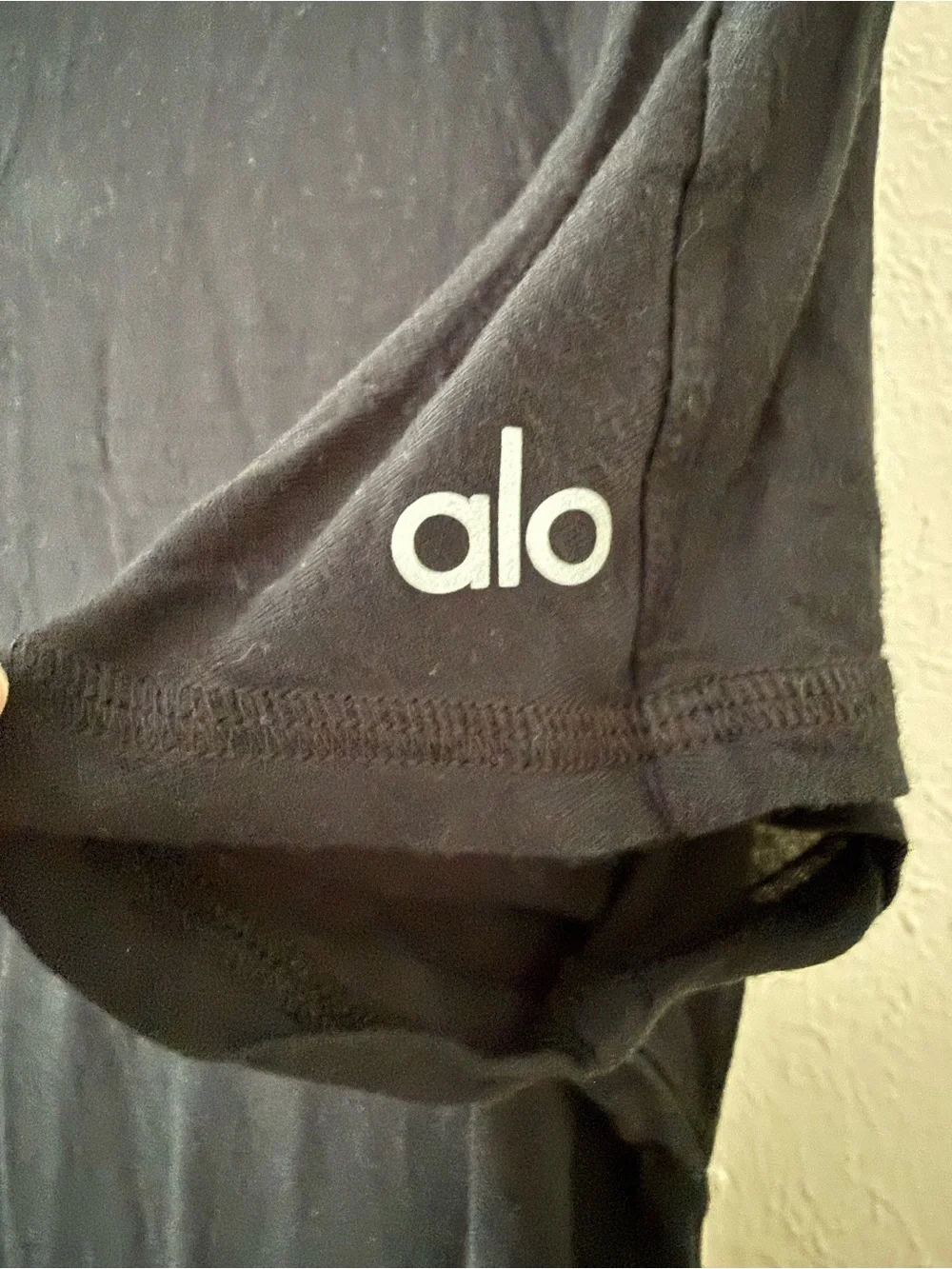 Alo Yoga Dreamer Split Side Short Sleeve Tunic size Medium Black